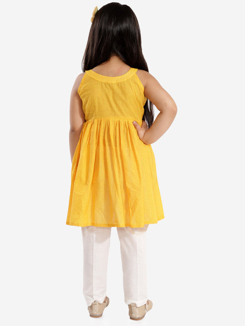 Girl's' Handloom Cotton Kurta And Straight Pant Set